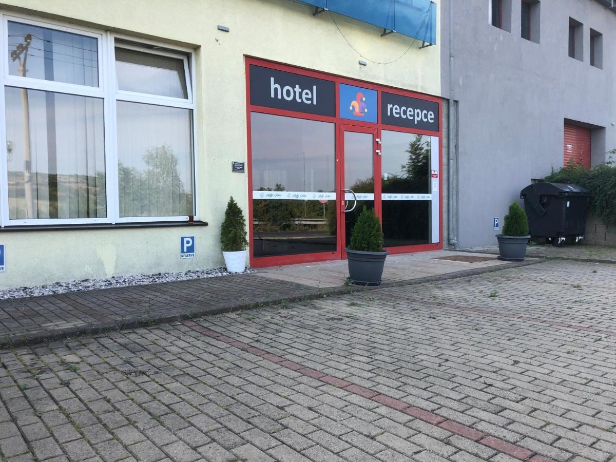 Hotel Joker Obrnice Buitenkant foto