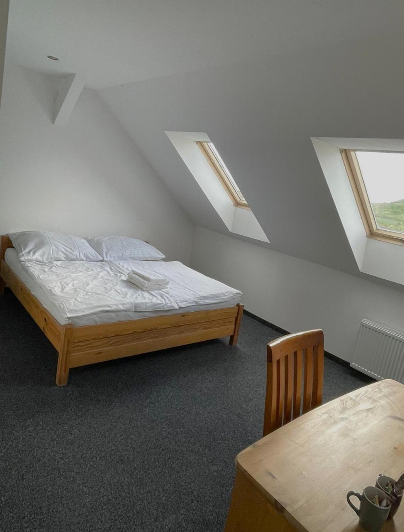 Hotel Joker Obrnice Buitenkant foto
